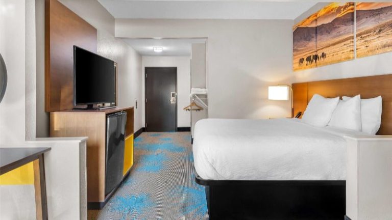 Days Inn & Suites by Wyndham Ridgeland