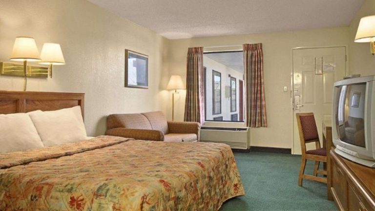 Days Inn by Wyndham Apple Valley Pigeon Forge/Sevierville