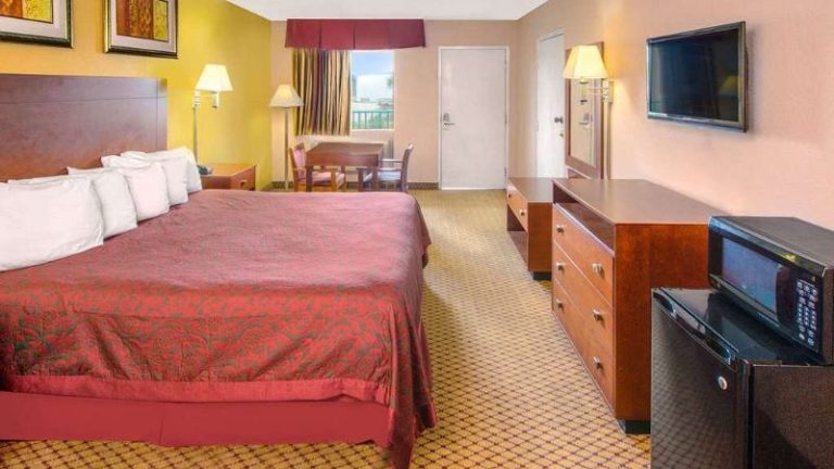 Days Inn by Wyndham Gulfport