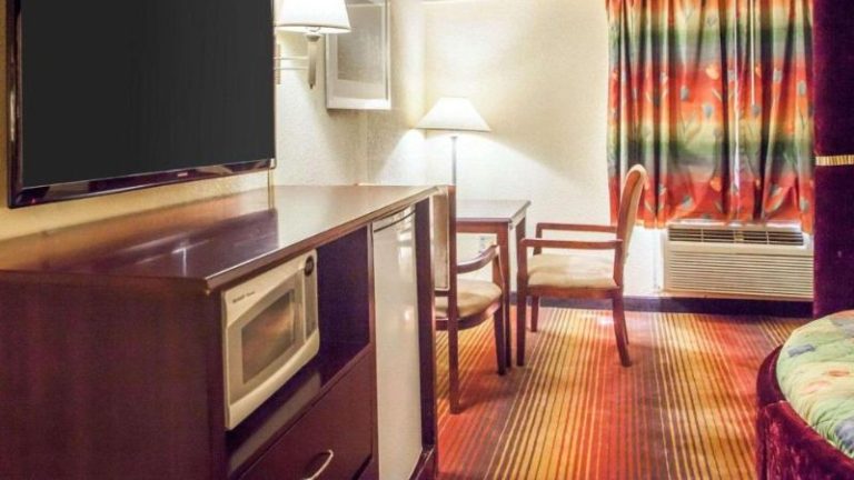Days Inn by Wyndham Jersey City
