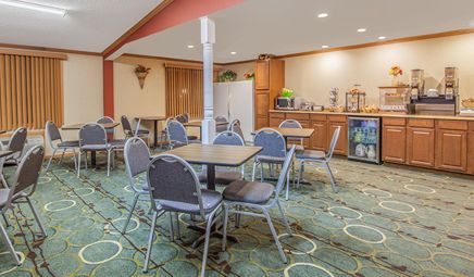 Days Inn by Wyndham Liverpool/Syracuse, room with private jacuzzi, photo 7