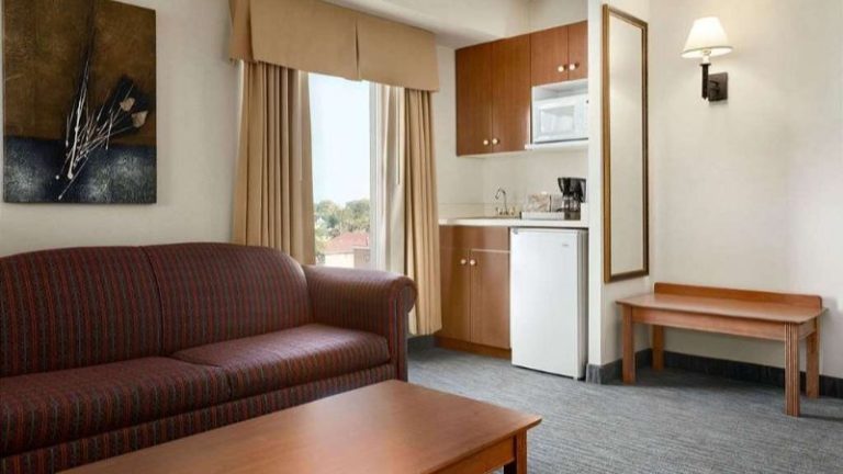 Days Inn by Wyndham Niagara Falls Centre St. By the Falls