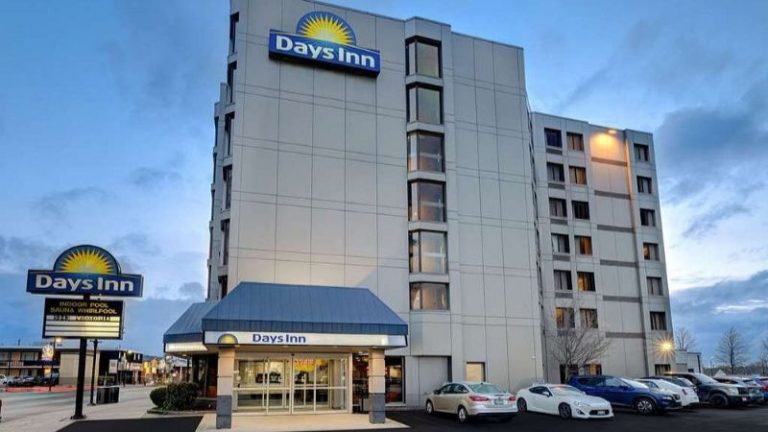 Days Inn by Wyndham Niagara Falls Near The Falls