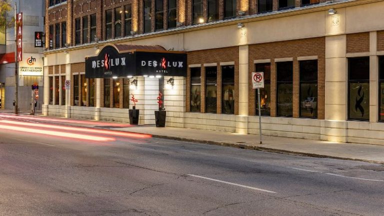 Des Lux Hotel
