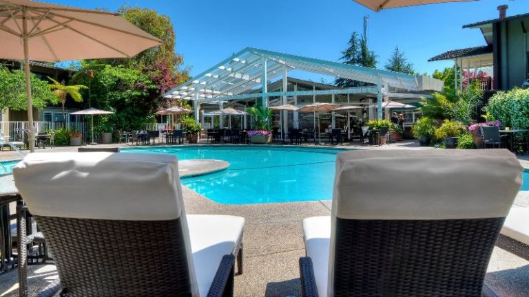 Dinah’s Garden Hotel