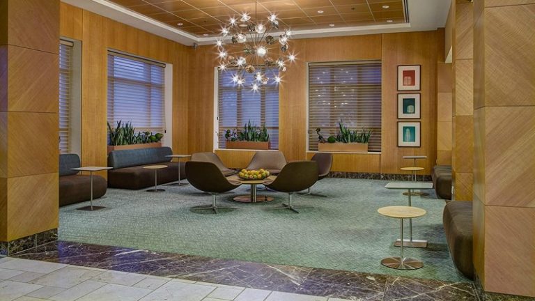 DoubleTree by Hilton Hotel Chicago – Arlington Heights