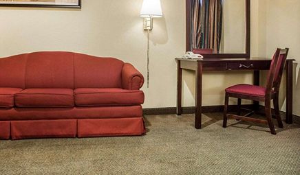 Econo Lodge Inn & Suites North Syracuse Airport