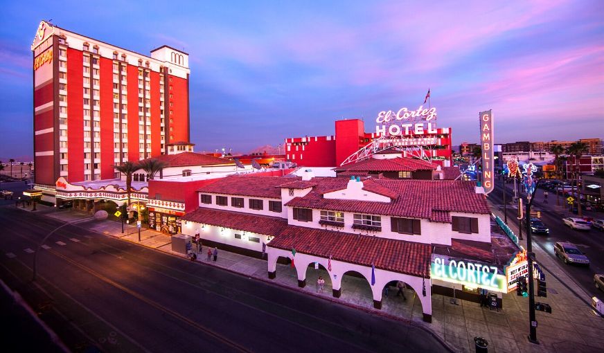 El Cortez Hotel & Casino, room with private jacuzzi, photo 6