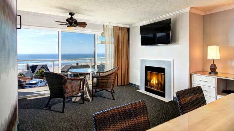 Hallmark Resort & Spa Cannon Beach