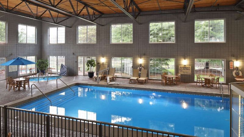 Hampton Inn Holland, room with private jacuzzi, photo 8