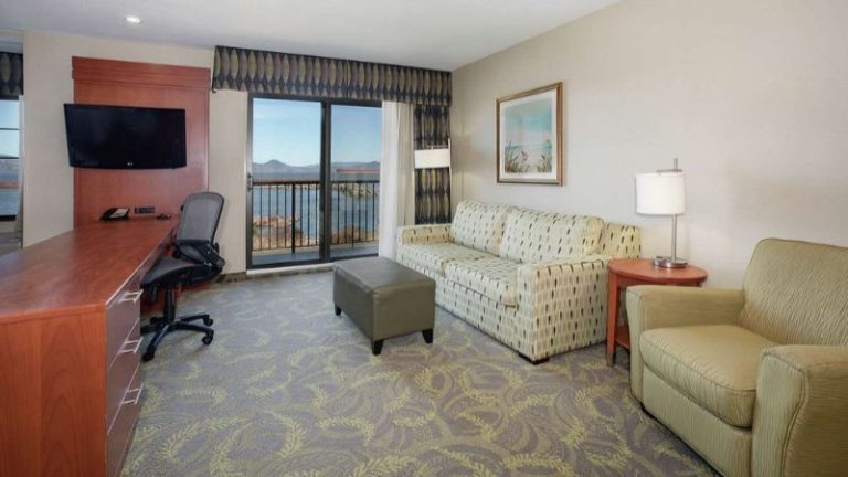 Hampton Inn & Suites Astoria