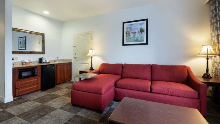 Hampton Inn & Suites Baton Rouge – I-10 East