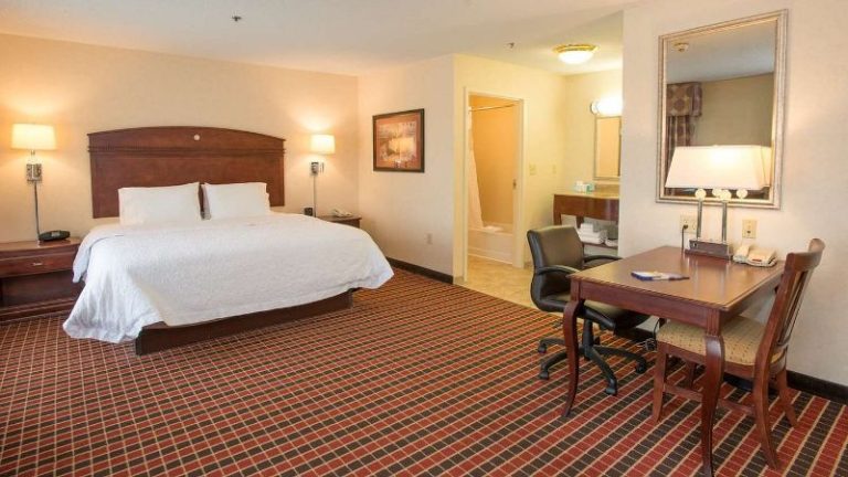 Hampton Inn & Suites Dayton-Airport