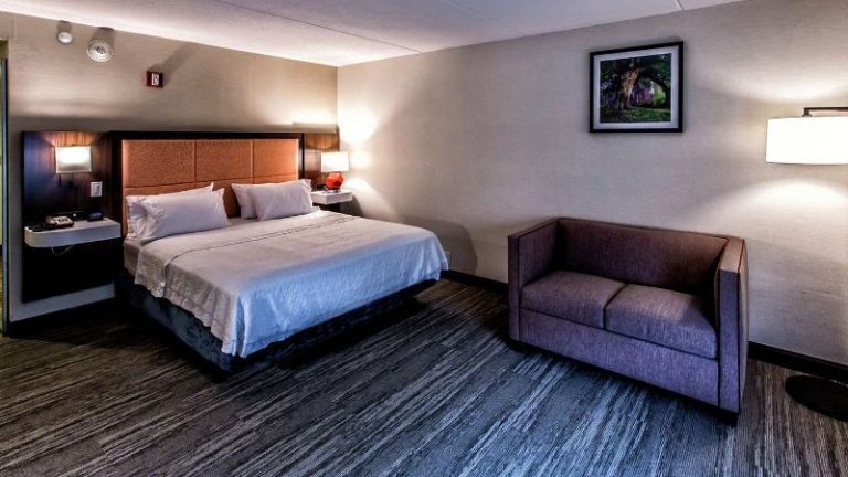 Hampton Inn & Suites Staten Island