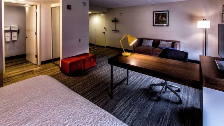 Hampton Inn & Suites Staten Island