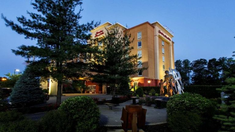 Hampton Inn & Suites Staten Island