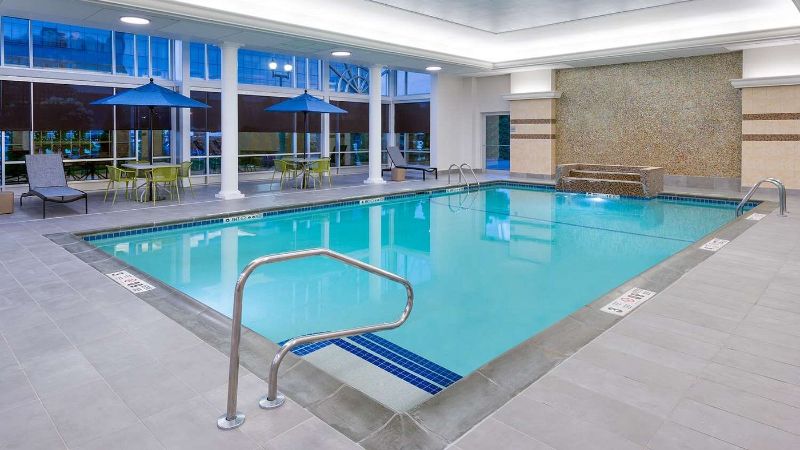 Hampton Inn & Suites Buffalo Downtown, room with private jacuzzi, photo 7