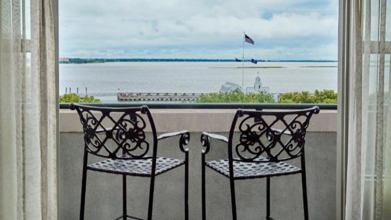 HarbourView Inn