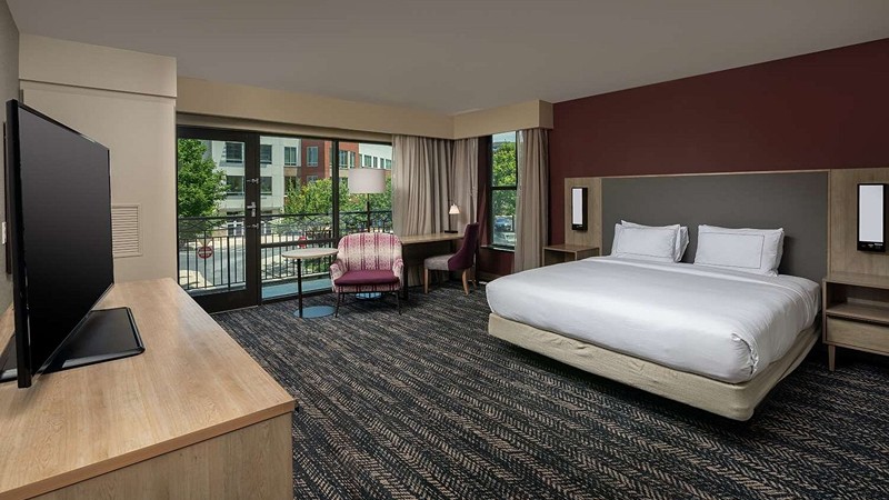 Hilton Asheville Biltmore Park, room with private jacuzzi, photo 3