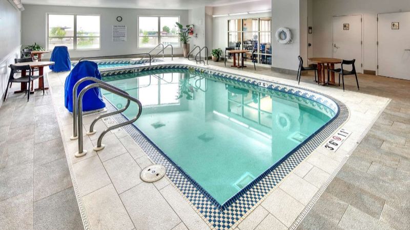 Hilton Madison Monona Terrace, room with private jacuzzi, photo 6