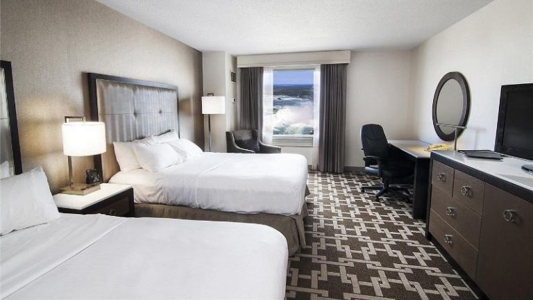 Hilton Niagara Falls/Fallsview Hotel & Suites