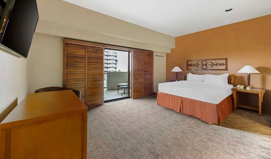 Hilton Vacation Club Cancun Resort Las Vegas, room with private jacuzzi, photo 5