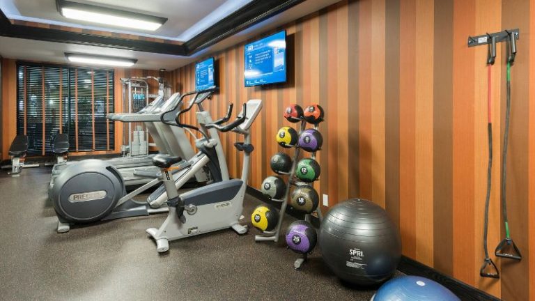 Holiday Inn Express Holland, an IHG Hotel