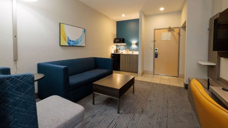 Holiday Inn Express & Suites Berkeley, an IHG Hotel