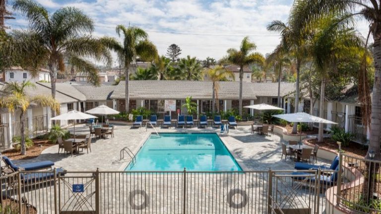 Holiday Inn Express & Suites La Jolla – Windansea Beach