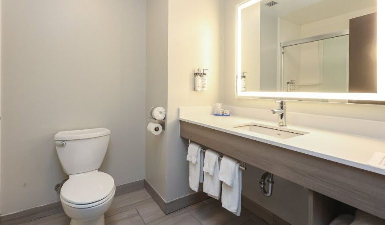 Holiday Inn Express & Suites Tulsa South Bixby, an IHG Hotel