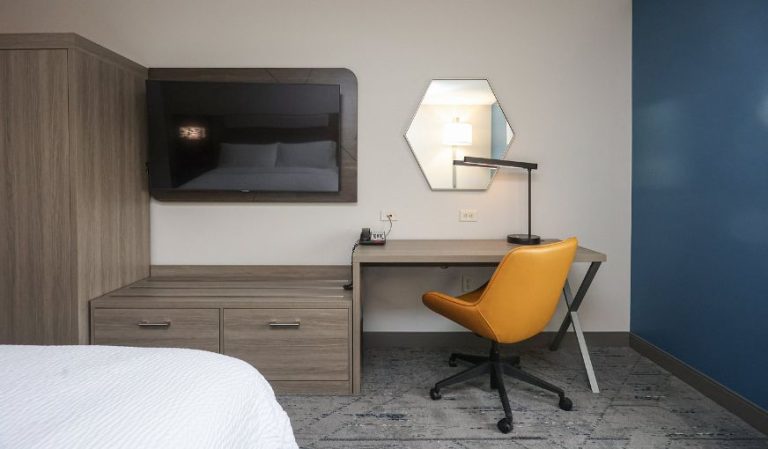 Holiday Inn Express & Suites Tulsa South Bixby, an IHG Hotel