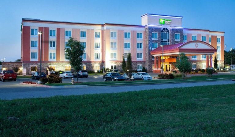 Holiday Inn Express & Suites Tulsa South Bixby, an IHG Hotel