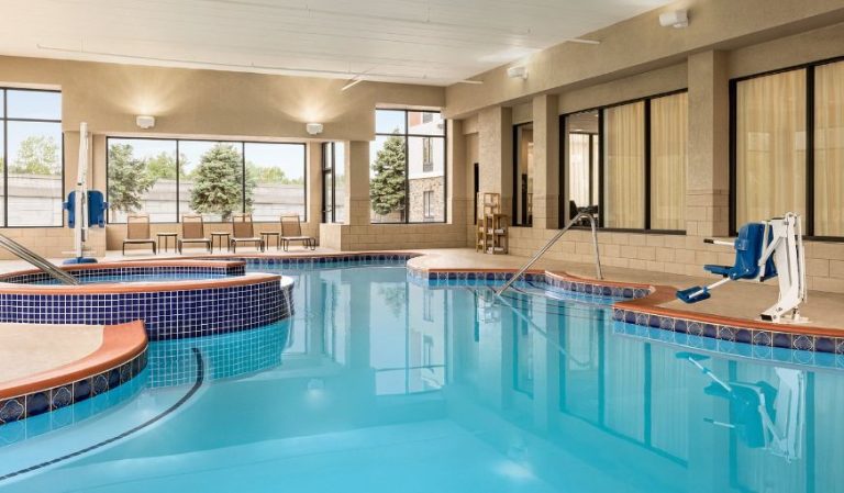 Holiday Inn Express & Suites Indianapolis W – Airport Area, an IHG Hotel