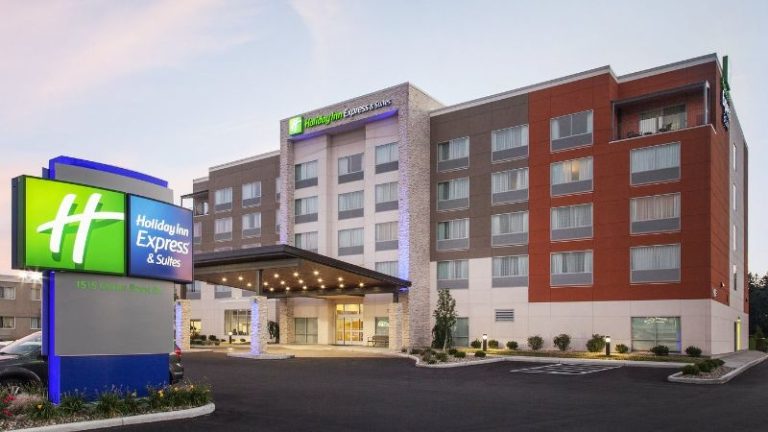 Holiday Inn Express & Suites Sandusky, an IHG Hotel