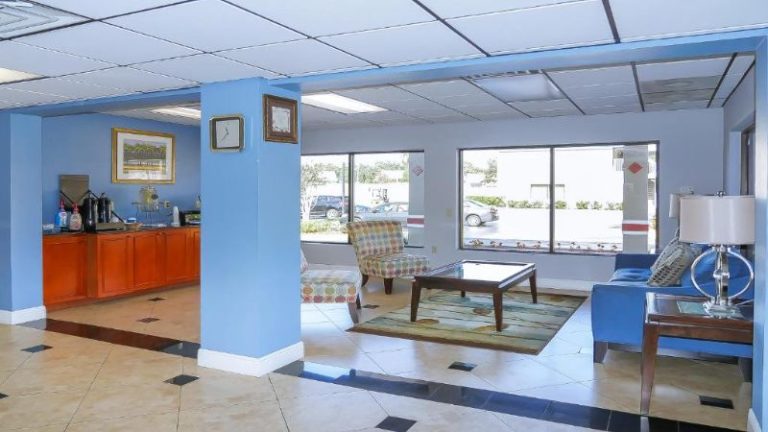 Hotel South Tampa & Suites