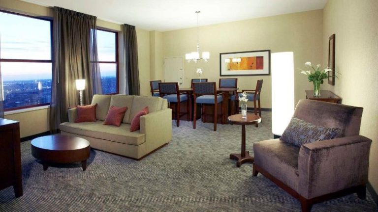 Hyatt Regency Buffalo / Hotel and Conference Center