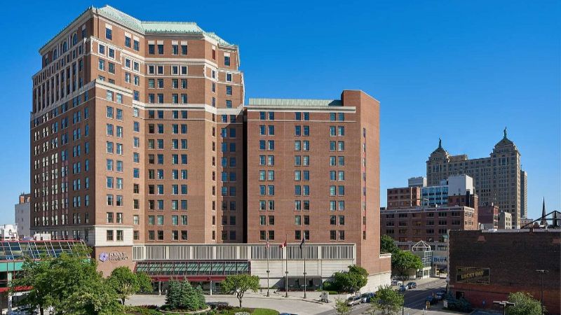 Hyatt Regency Buffalo / Hotel and Conference Center, room with private jacuzzi, photo 7