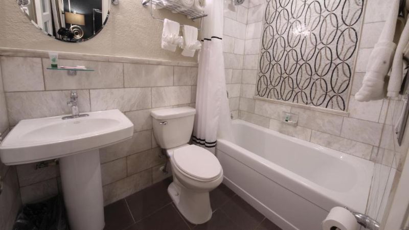 Hyde Park Hotel, room with private jacuzzi, photo 5