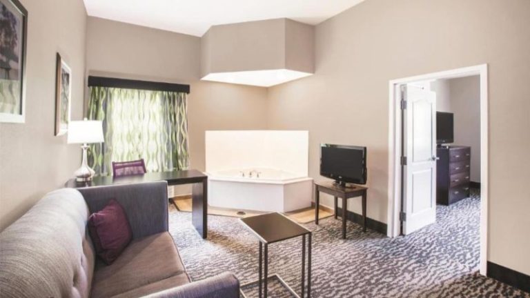 La Quinta Inn & Suites by Wyndham Baton Rouge Denham Springs
