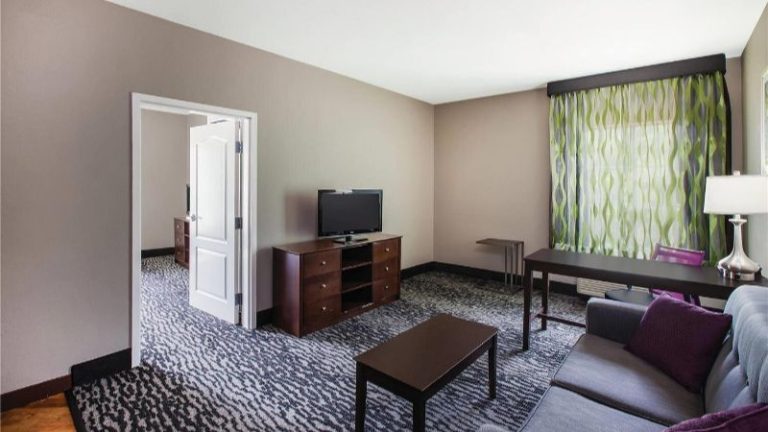 La Quinta Inn & Suites by Wyndham Baton Rouge Denham Springs