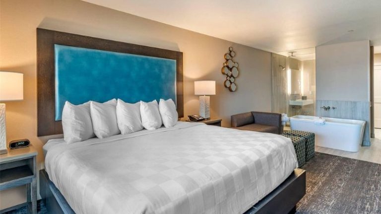 Lincoln Sands Oceanfront Resort, Ascend Hotel Collection