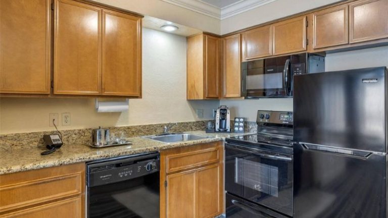 Lincoln Sands Oceanfront Resort, Ascend Hotel Collection