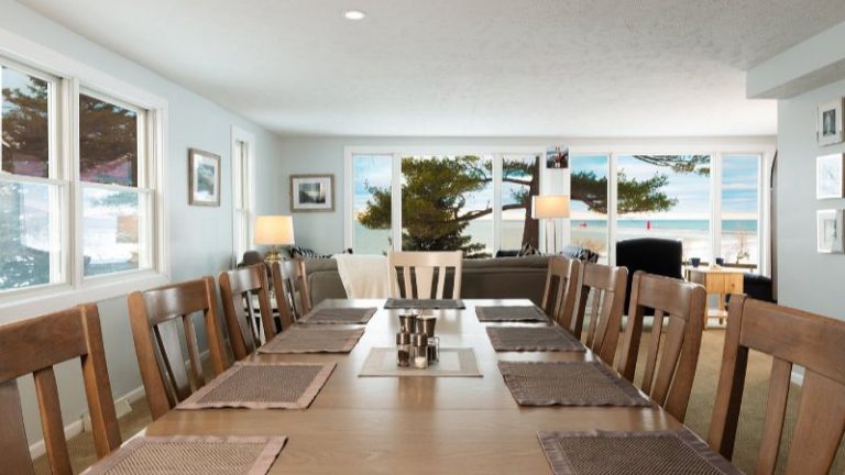 Looking Glass Beachfront Inn