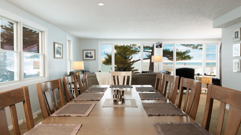 Looking Glass Beachfront Inn, room with private jacuzzi, photo 5