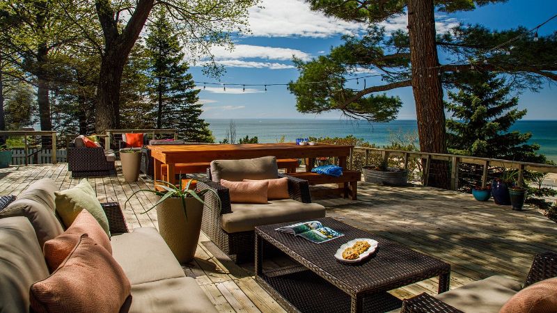 Looking Glass Beachfront Inn, room with private jacuzzi, photo 6