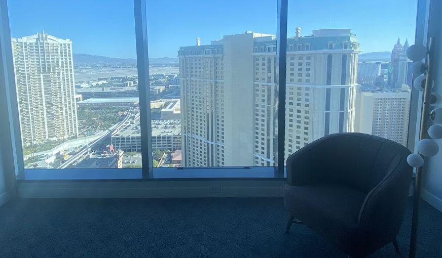 Luxury Suite Center Strip, room with private jacuzzi, photo 7