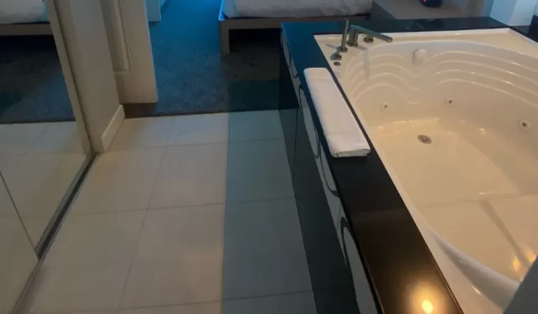 Luxury Suite Center Strip