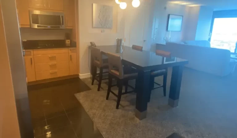 Luxury Suite Center Strip