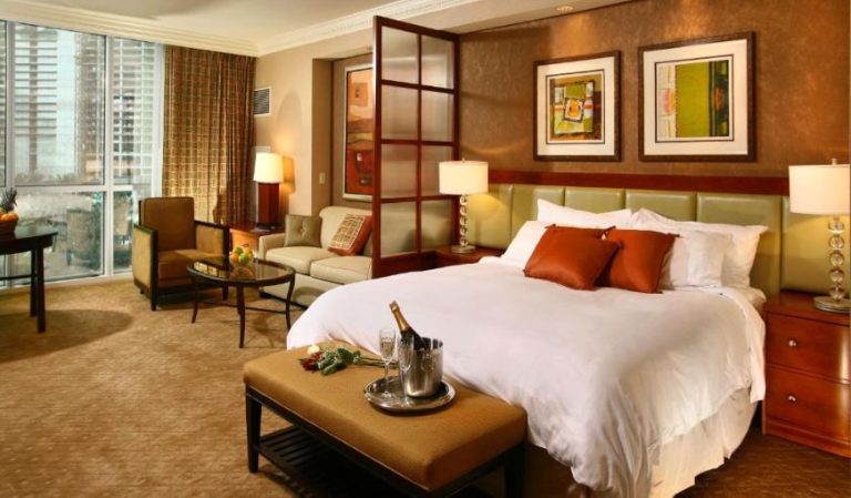 Luxury Suites International At The Signature