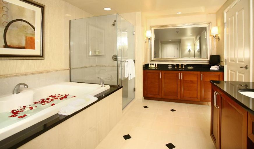 Luxury Suites International At The Signature